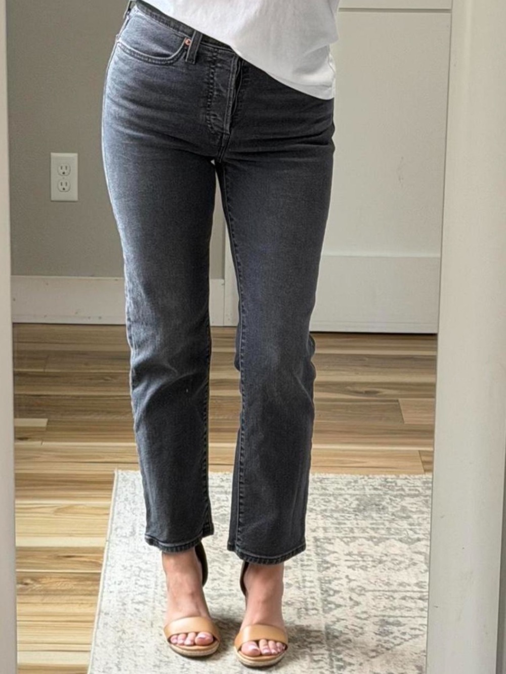 Levi's Straight Leg Jeans in Washed Black